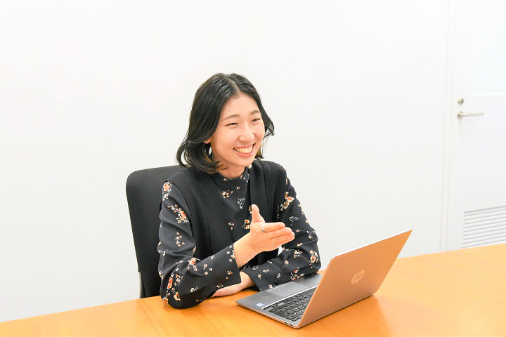 プロモーション事業部　西日本営業推進局　齊藤美結