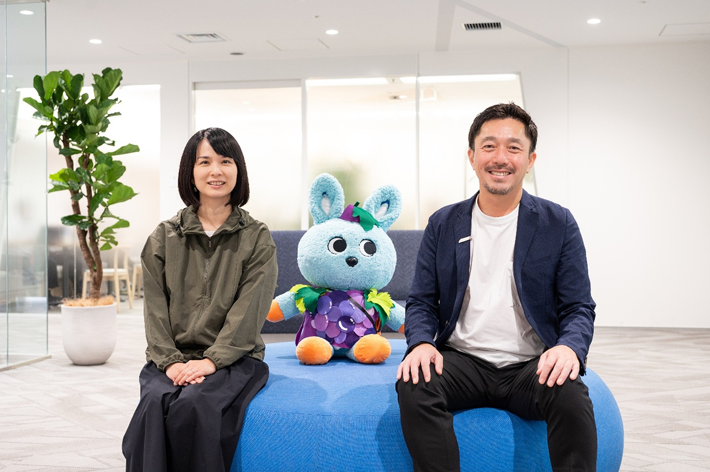 HAKONATUREの担当の小田急電鉄鈴木氏と、箱根ランフェスのプロデューサーJCD川杉